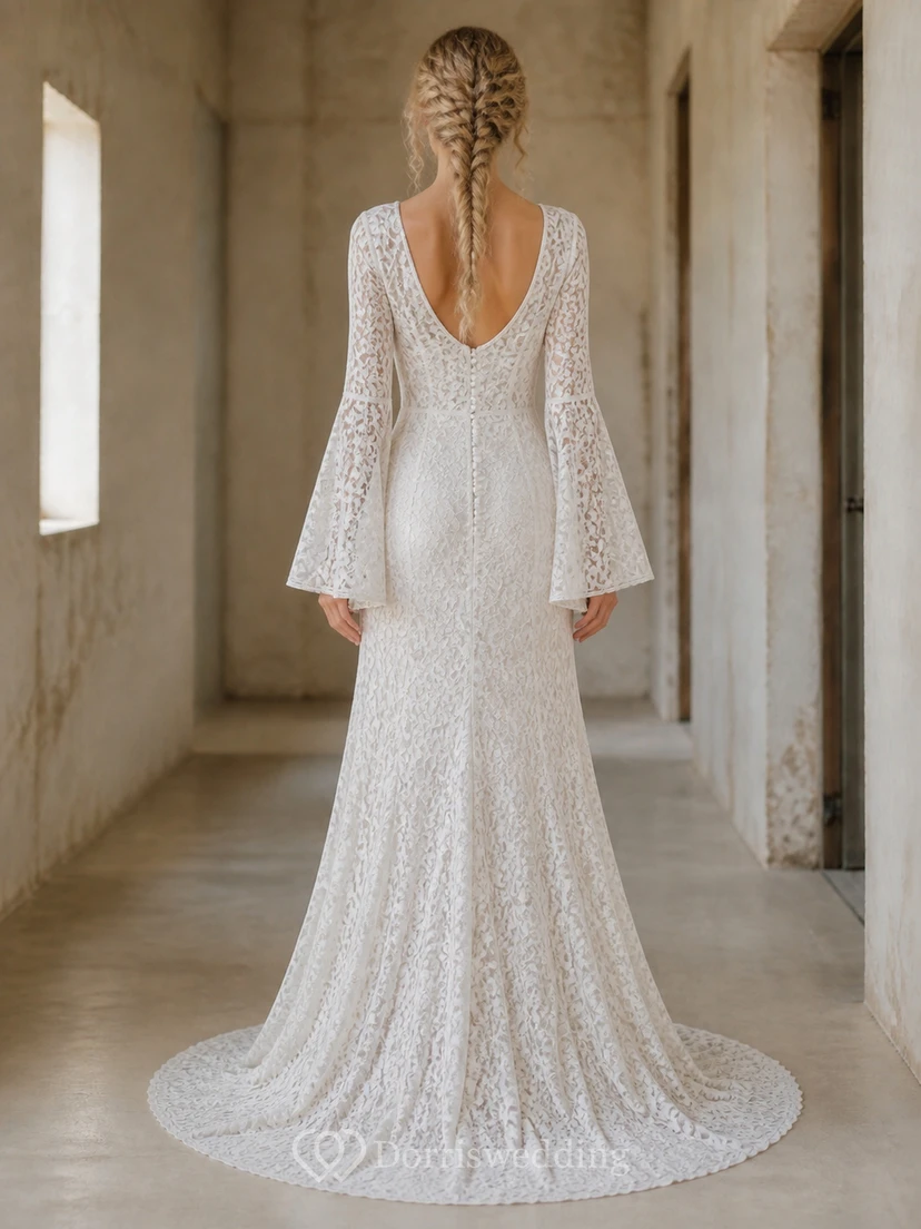 Vestido de novia bohemio de corte recto con escote en V y mangas largas hasta el suelo. view 2
