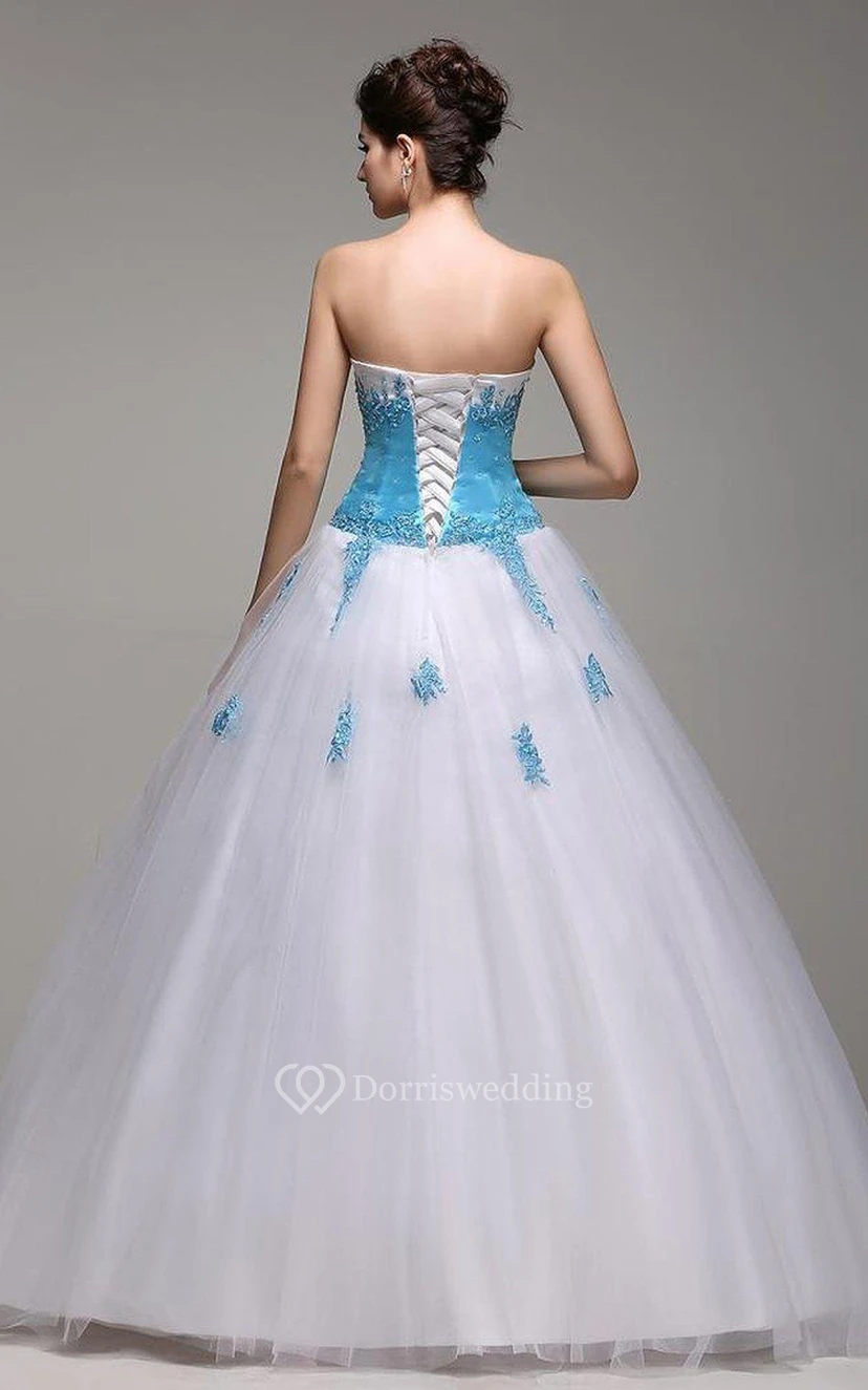 Ballkleid aus Tüll mit Herzausschnitt, Applikationen und Perlenstickerei view 2