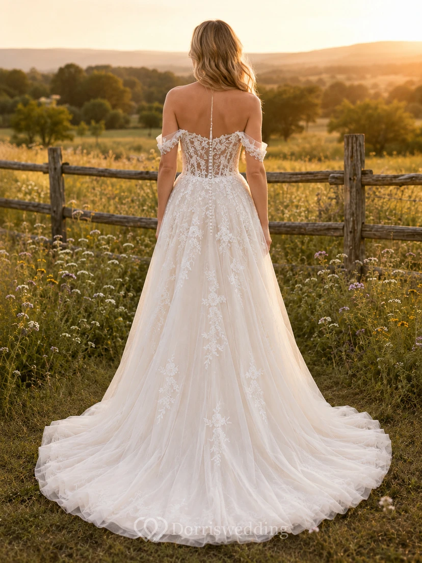 Robe de mariée de maternité, col V, manches longues en dentelle, coupe trapèze avec traîne view 2