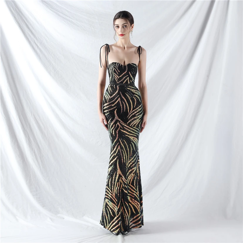 Vestido de noche con tirantes, top tipo tubo y lentejuelas apiladas encriptadas, con método de doble atado de cuerda. view 10