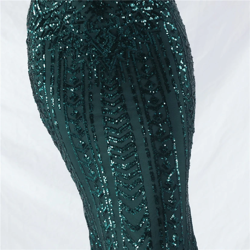 Robe de soirée haut de gamme ornée de perles florales et de plumes d'autruche. view 49