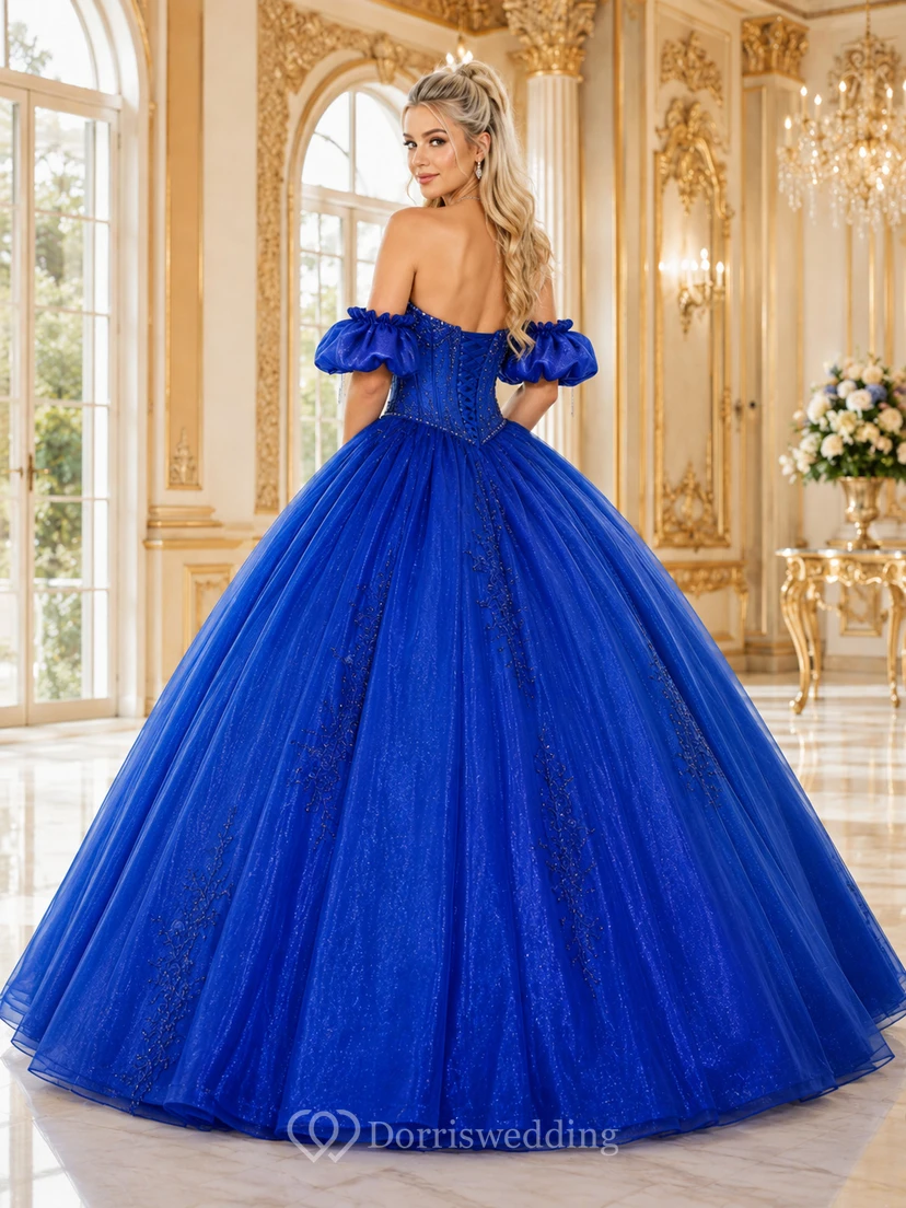 Vestido de quinceañera de lujo azul rey con hombros descubiertos, mangas abullonadas, corsé de tul con cuentas y vestido de gala de tul view 2
