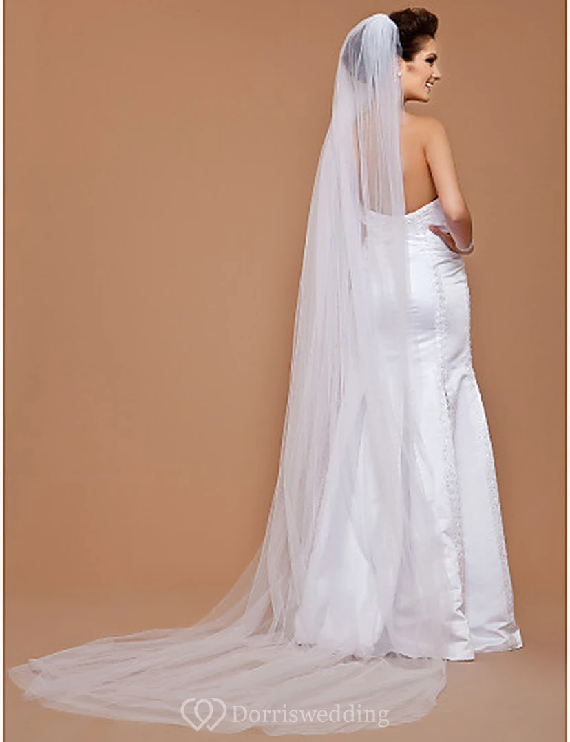 Classic One-tier Tulle Wedding Veil With Cut Edge view 3