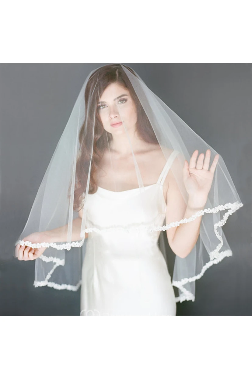 Fingertip Length Lace Applique Tulle Wedding Veil view 3
