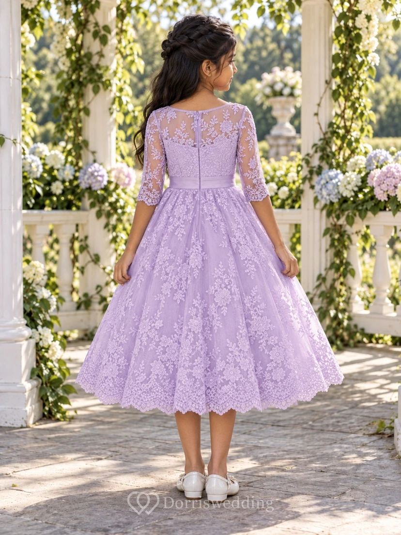 Vestido de niña de flores de corte A, estilo modesto, color lavanda con estampado floral, mangas tres cuartos y borde festoneado. view 2