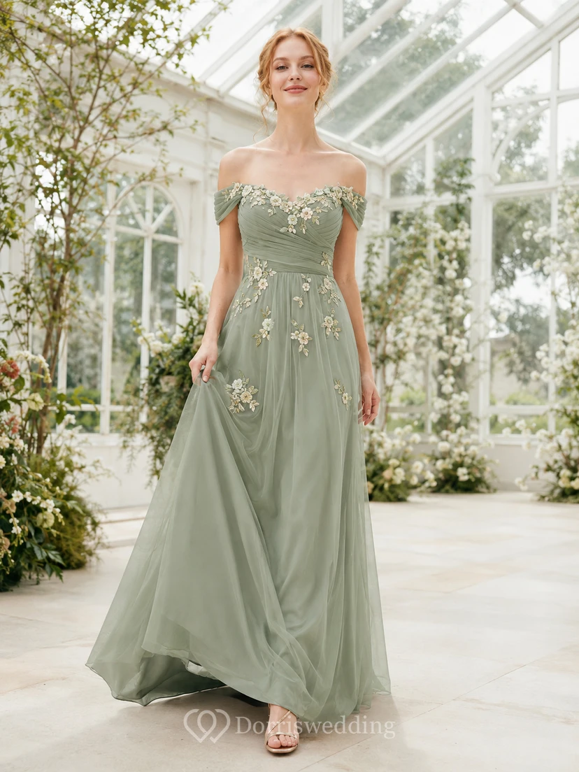 Vestido de corte A con apliques florales color salvia y hombros descubiertos