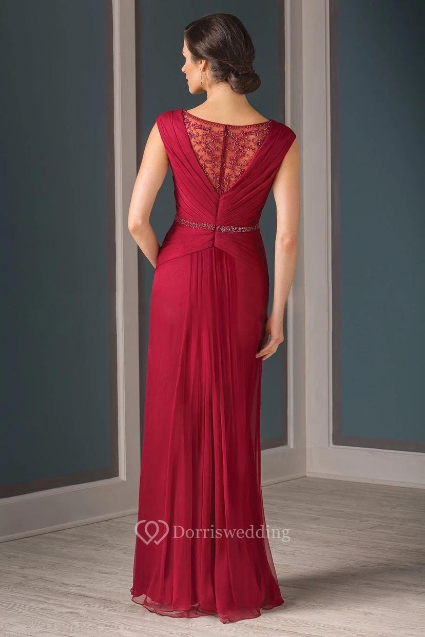 Langes, plissiertes Kleid mit kurzen Ärmeln und Kristall-Illusionsrücken für die Mutter der Braut view 2