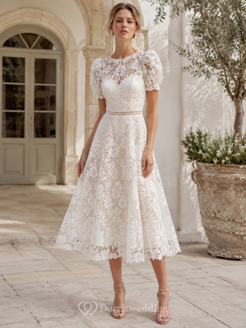 Robe de mariée vintage en dentelle à col montant et manches bouffantes illusion, style bateau