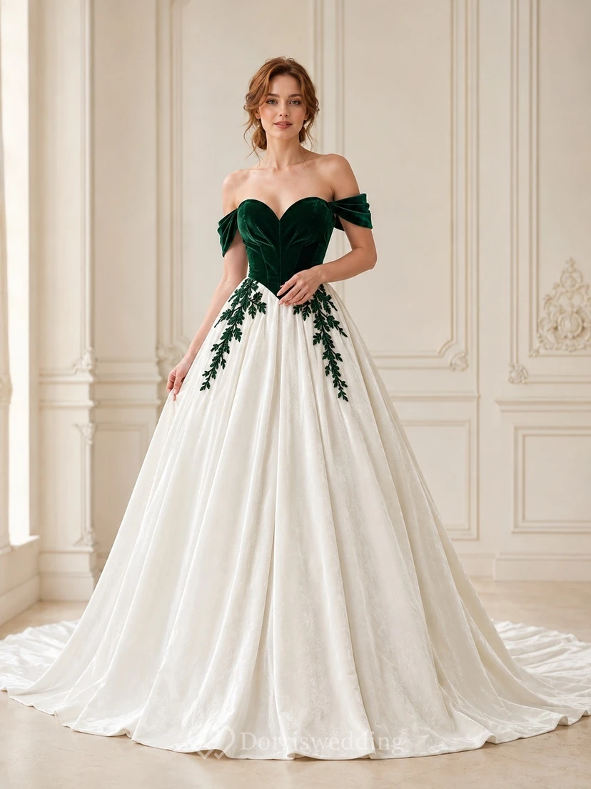 Elegantes Brautkleid aus smaragdgrünem Samt in A-Linie mit schulterfreiem Schnitt, kurzen Ärmeln und Schleppe