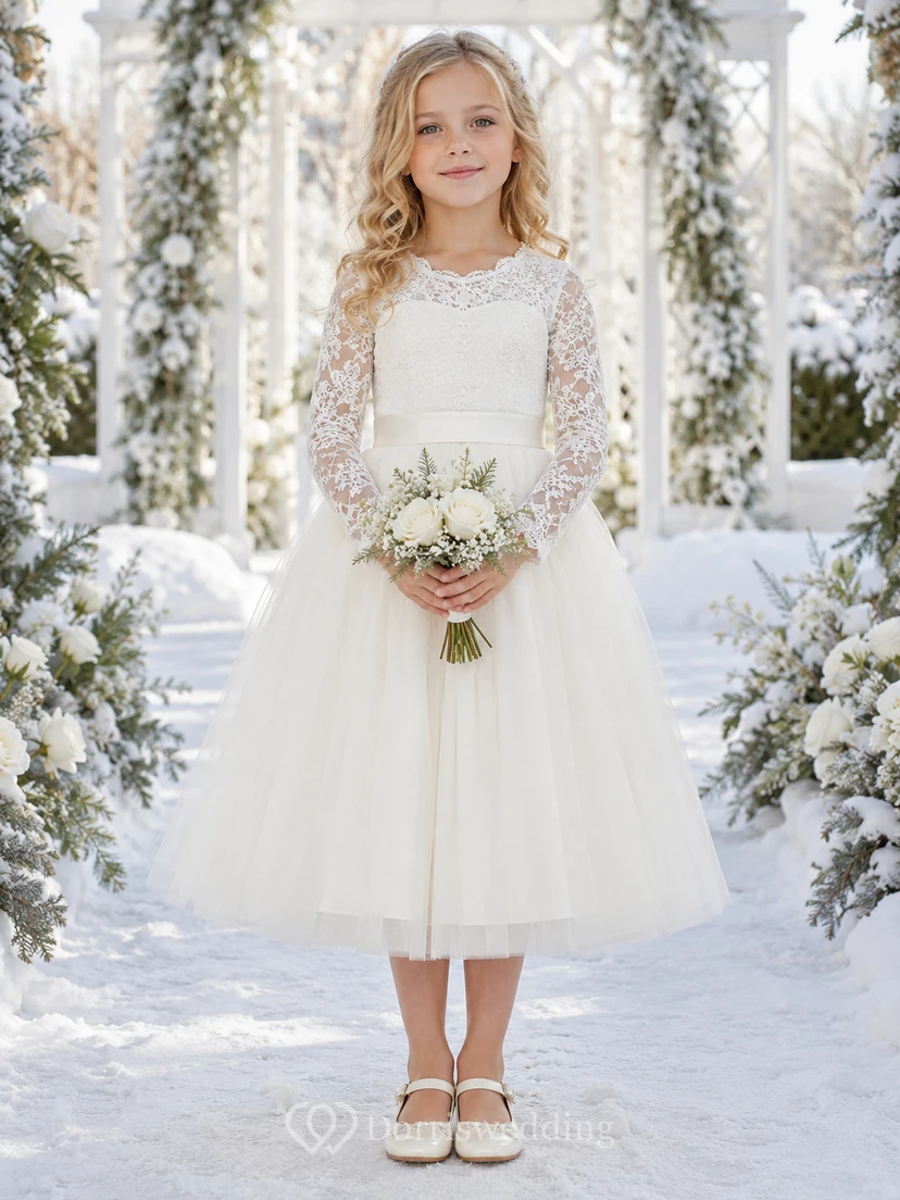 Vestido de niña de las flores de corte A para boda de invierno con mangas largas de ilusión, corpiño de encaje, falda de tul amplia, dobladillo a la altura de la rodilla, estilo formal de invierno.