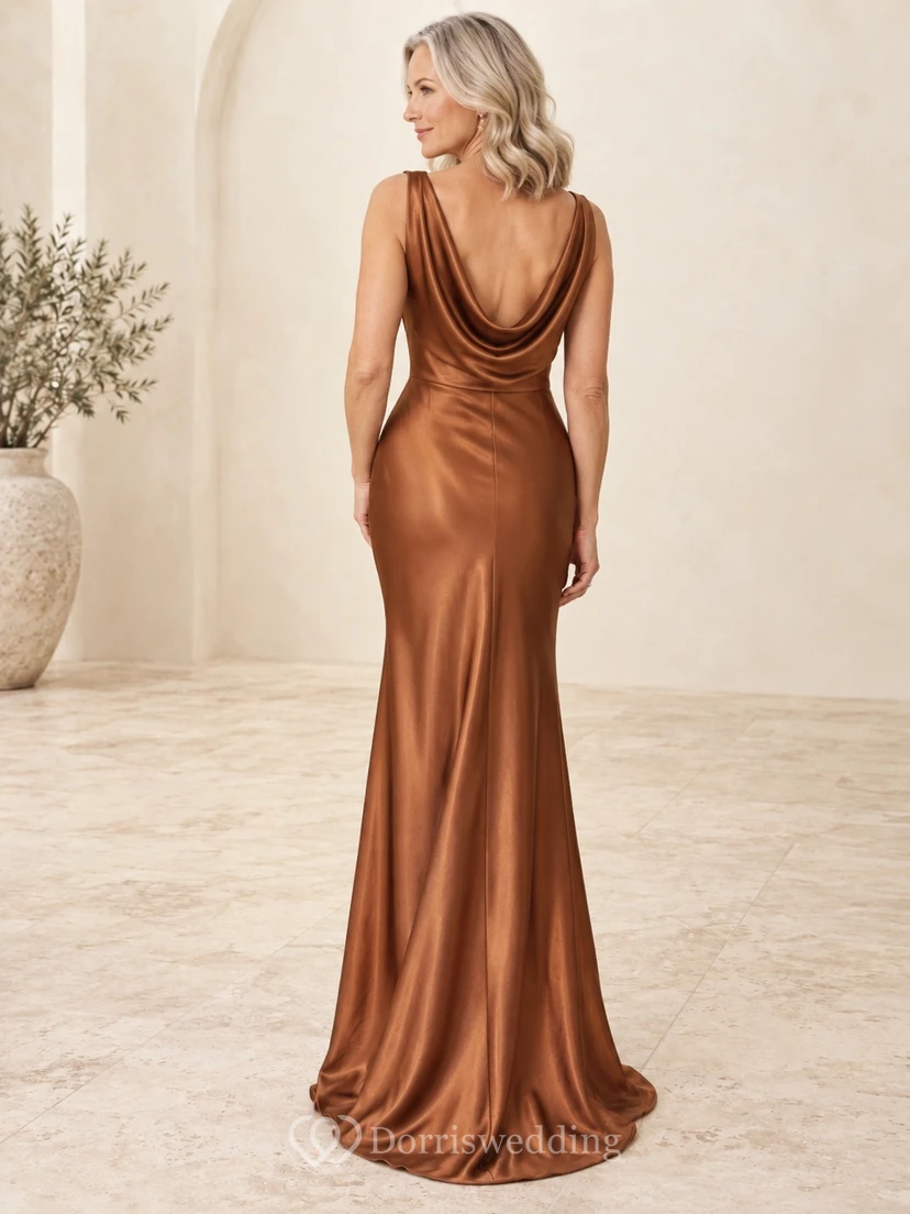 Vestido de noche formal largo hasta el suelo, sin mangas, con escote drapeado y corte tubo, de satén color cobre. view 2