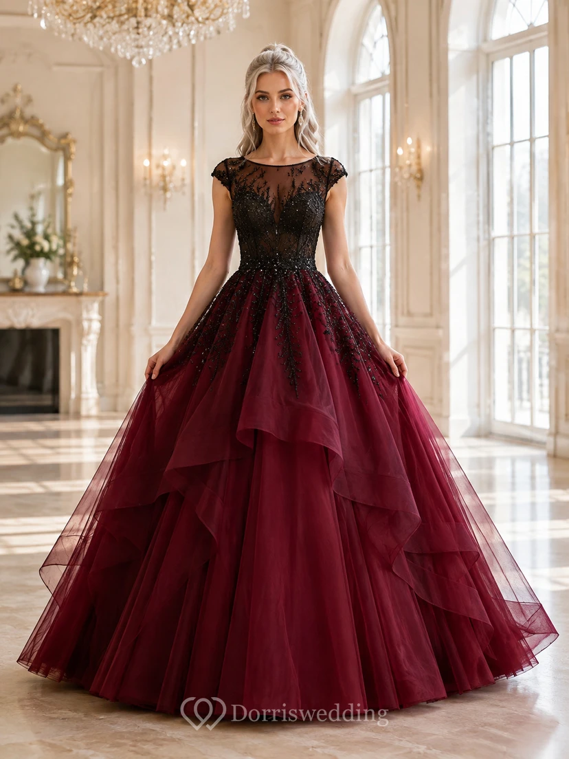 Vestido de noche largo hasta el suelo, color burdeos, con escote barco, manga corta, tul, encaje, lentejuelas, efecto ilusión y cremallera en la espalda.
