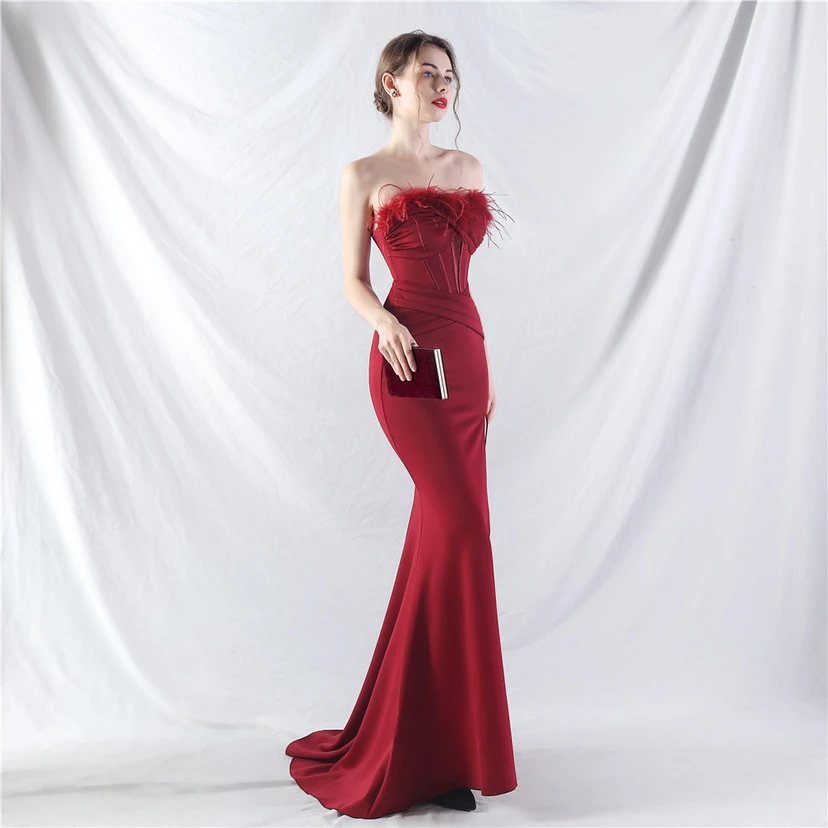 Fischgrätmusterweste, tailliertes Satinkleid mit Faltenwurf, handgefertigtes High-End-Abendkleid mit Straußenfedern view 5