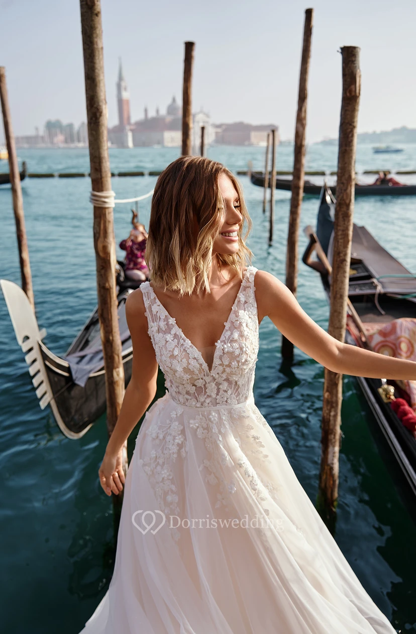 V-neck Sleeveless Lace Applique Empire A-line Tulle Wedding Dress view 4