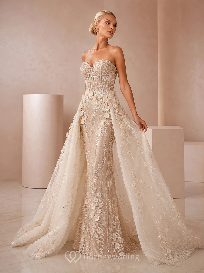 Edles, ärmelloses Meerjungfrauen-Brautkleid mit herzförmigem Herzausschnitt und abnehmbarem Rock mit Kapellenschleppe für die Gartenhochzeit