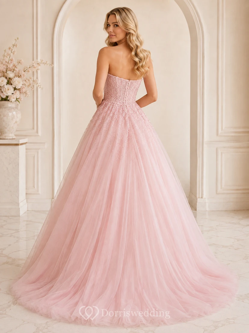Rosafarbenes, trägerloses, herzförmiges, perlenbesetztes Tüll-Ballkleid im romantischen Prinzessinnen-Stil view 2