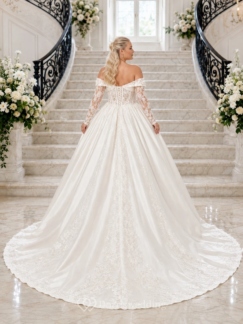 Elegantes Brautkleid in Übergröße: Langärmeliges, schulterfreies Satin-Ballkleid view 2