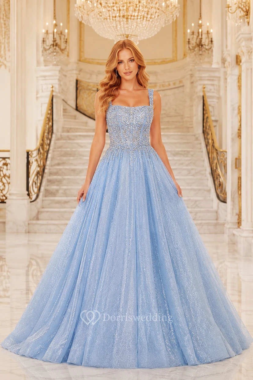 Himmelblaues Glitzer-Tüll-Ballkleid mit Spaghettiträgern und tiefem V-Ausschnitt am Rücken