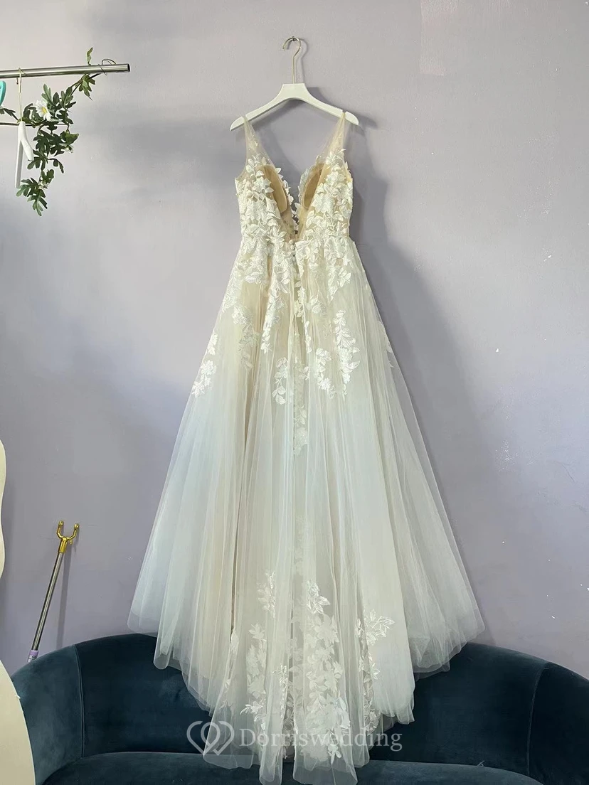 Ethereal V-neck Sleeveless Tulle Applique Pleated Ball Gown Backless Wedding Dress view 3