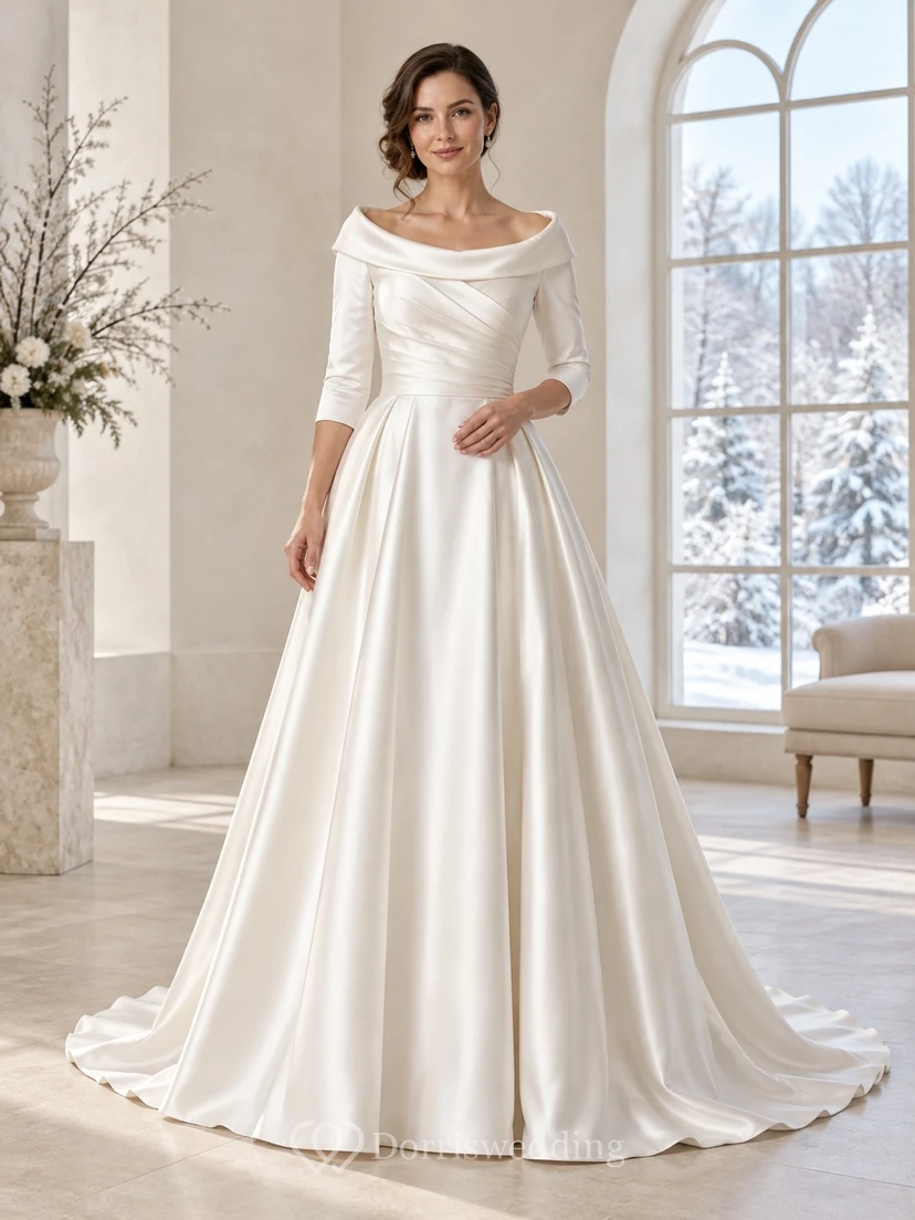 Vestido de novia de satén drapeado con cuello retrato y mangas tres cuartos