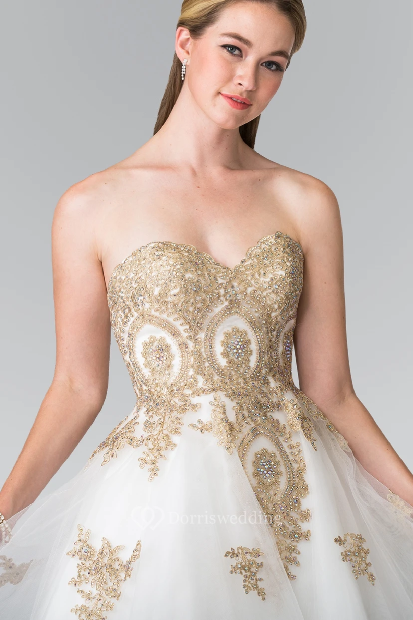 Kurzes, ärmelloses A-Linien-Kleid aus Tüll mit Schnürung und Herzausschnitt sowie Perlenstickerei view 4