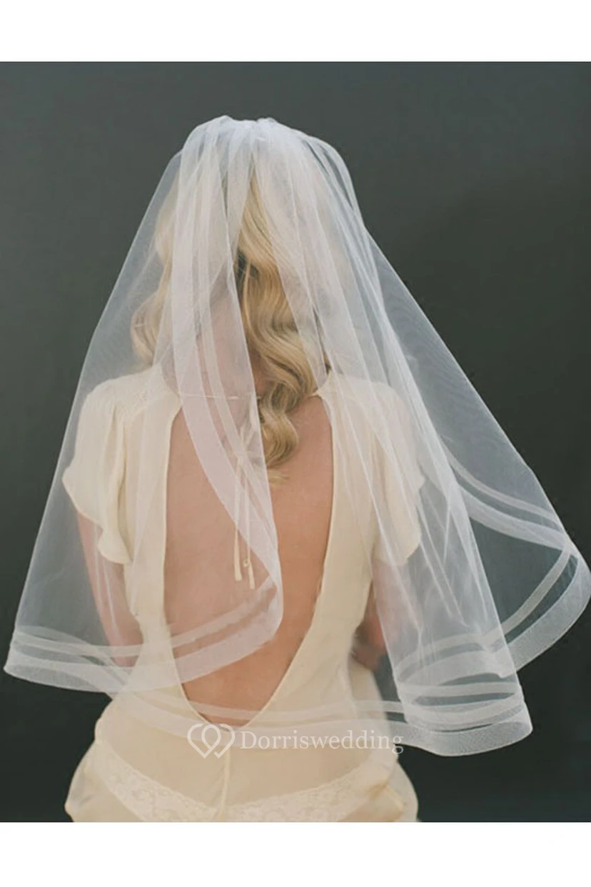 Retro Simple White Single Layer Wedding Veil view 2