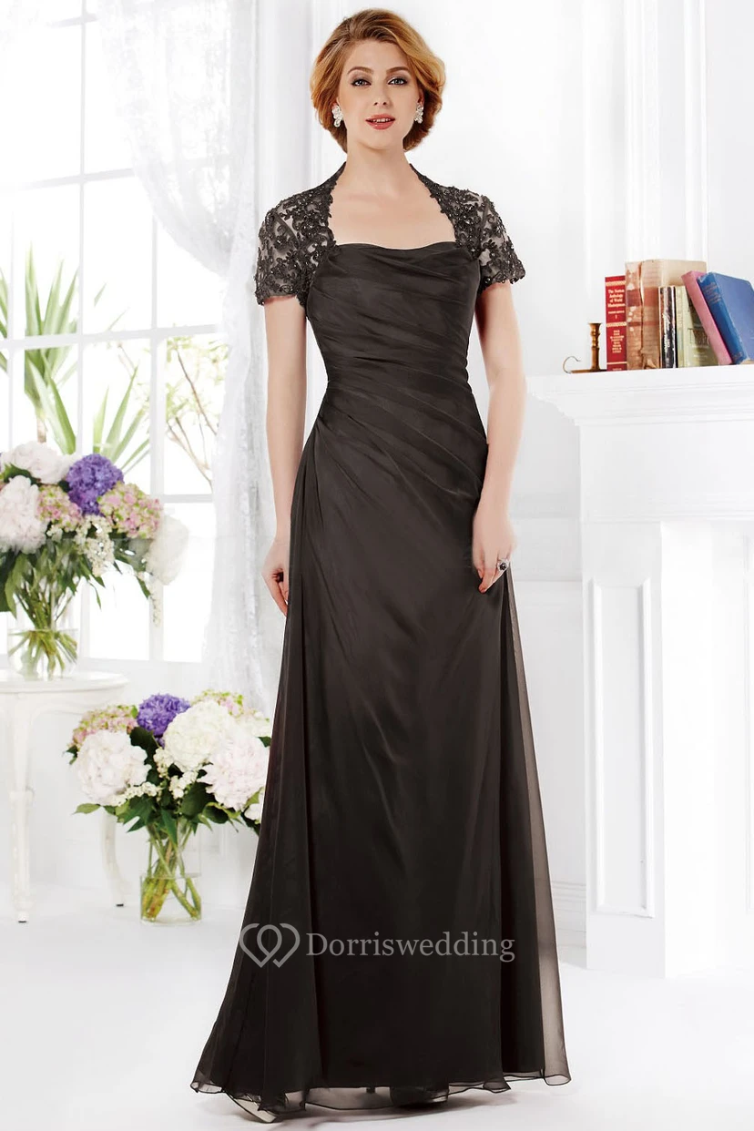 Robe de mère de la mariée à manches courtes et longue jusqu'au sol, ornée de perles et de fronces