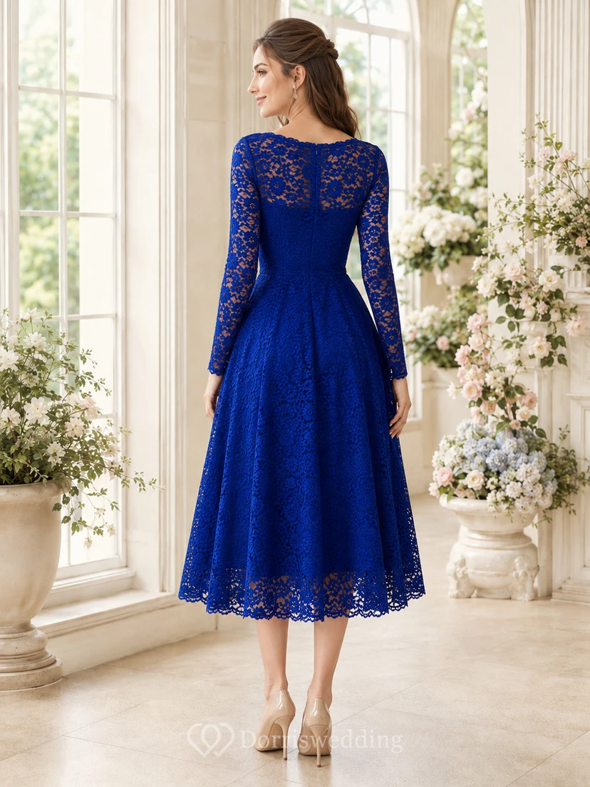 Elegantes, königsblaues Teemutterkleid mit U-Boot-Ausschnitt, langen Ärmeln und Spitze view 2
