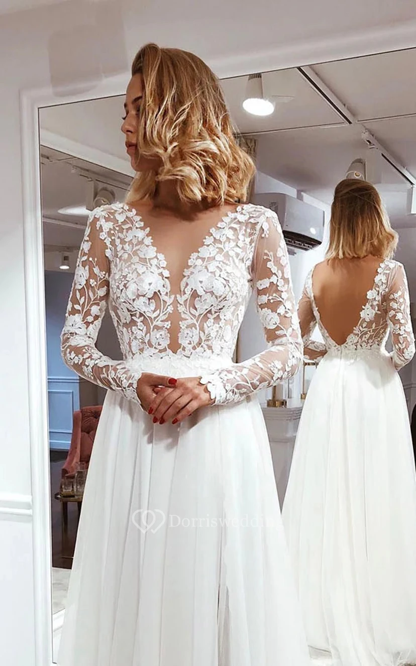 Vestido de novia de gasa de manga larga con apliques, escote imperio, efecto ilusión y espalda en V baja.