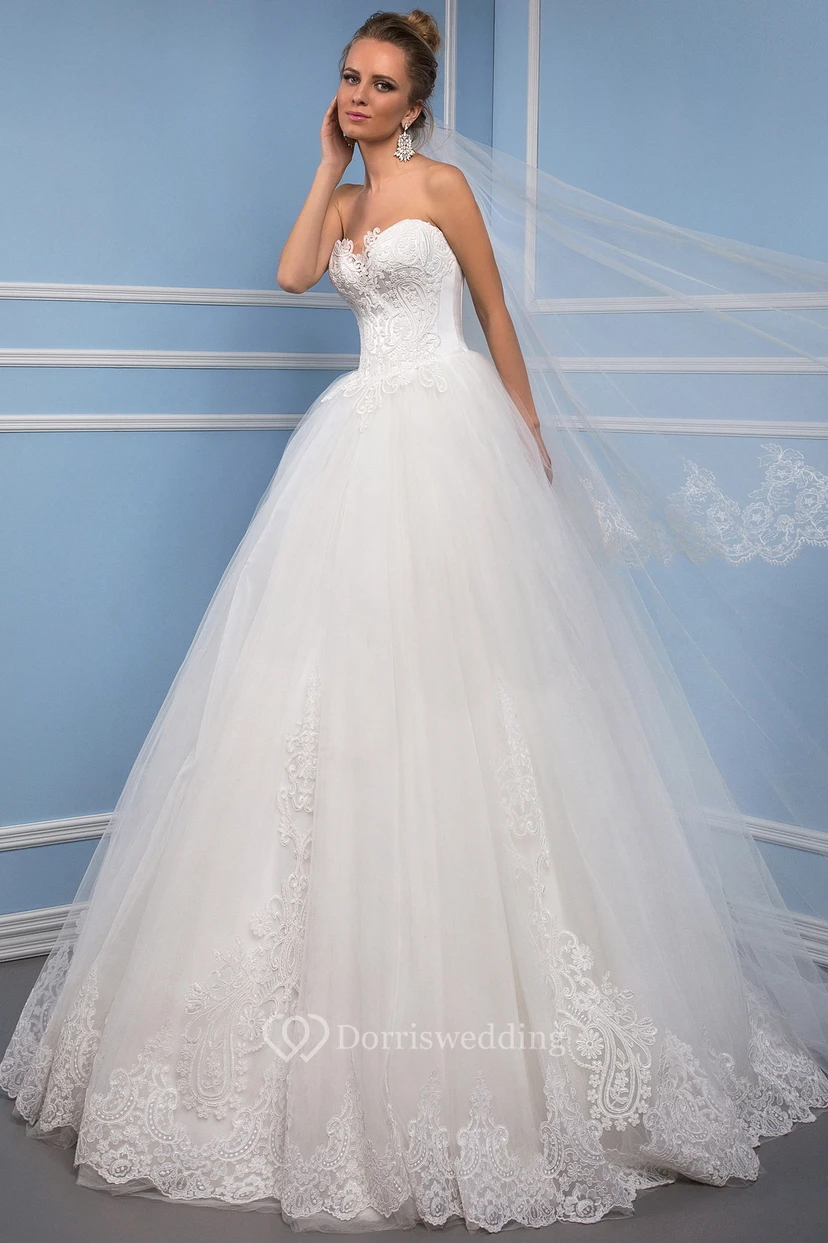 Maxi Sweetheart Appliqued Tulle Wedding Dress With Sweep Train And Corset Back
