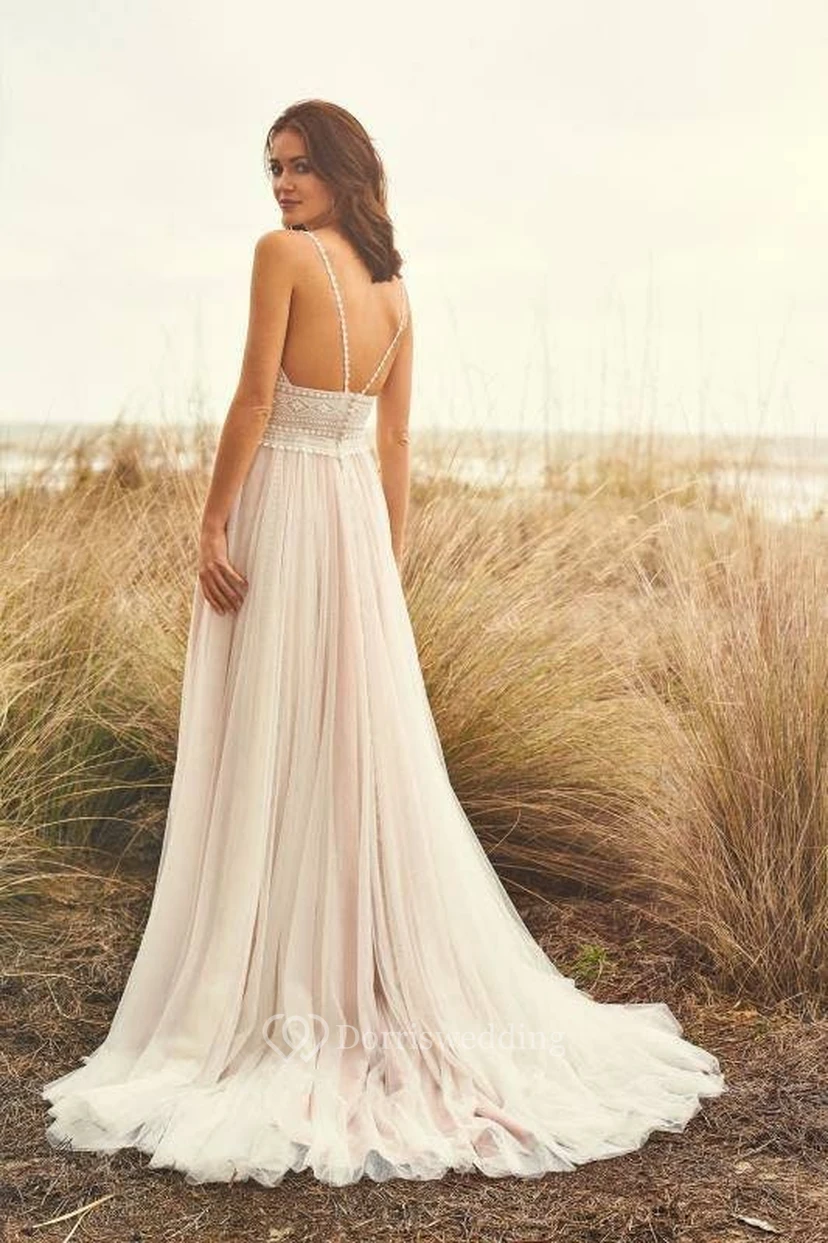Robe de mariée bohème en tulle spaghetti, style empire, deux pièces, idéale pour la plage. view 3