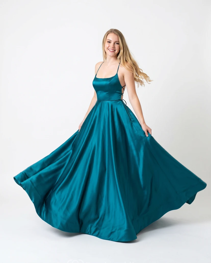 Ballkleid aus pfauenblauem Satin in A-Linie mit Spaghettiträgern und Schnürung am Rücken