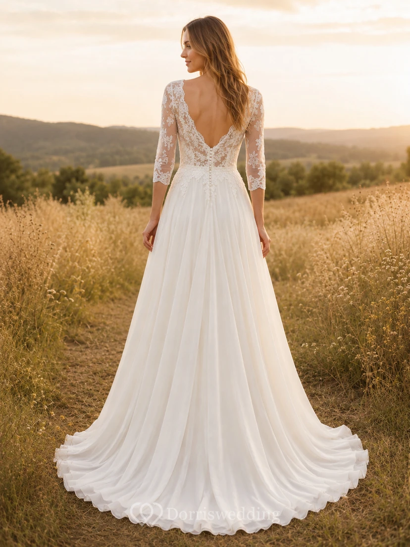 Robe de mariée en mousseline de soie à col en V fluide, manches trois-quarts en dentelle et coupe trapèze view 2