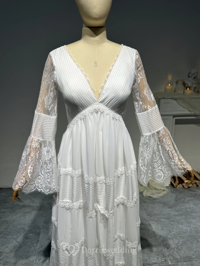 Boho-Chic-Strandhochzeitskleid mit Spitze, langen Ärmeln und tiefem V-Ausschnitt, langen Ärmeln und tiefem Rückenausschnitt view 3