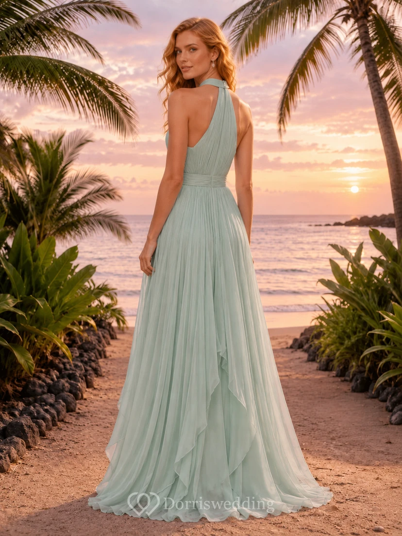 Puderblaues Strandkleid aus Chiffon mit hohem Kragen und Schlitz view 2