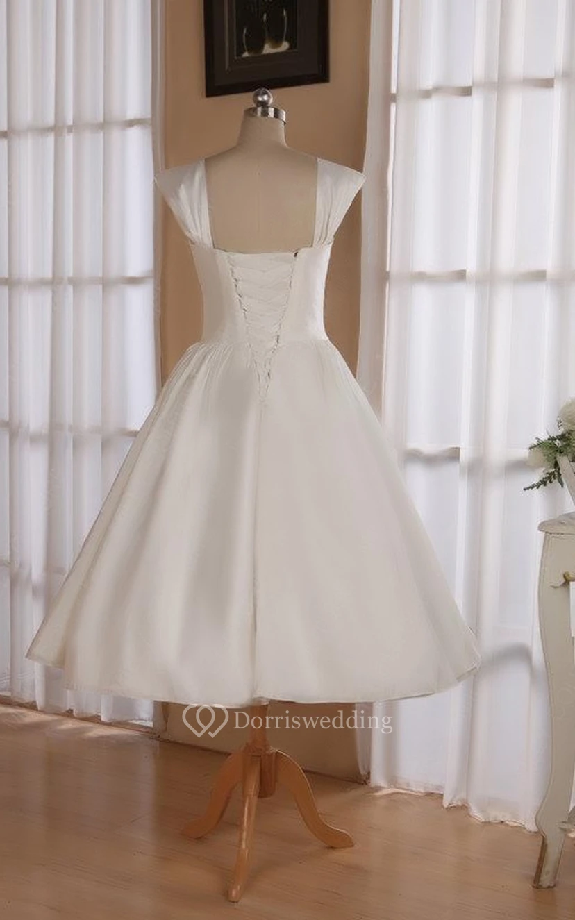 Robe de mariée en satin, longueur thé, sans bretelles, dos lacé view 2