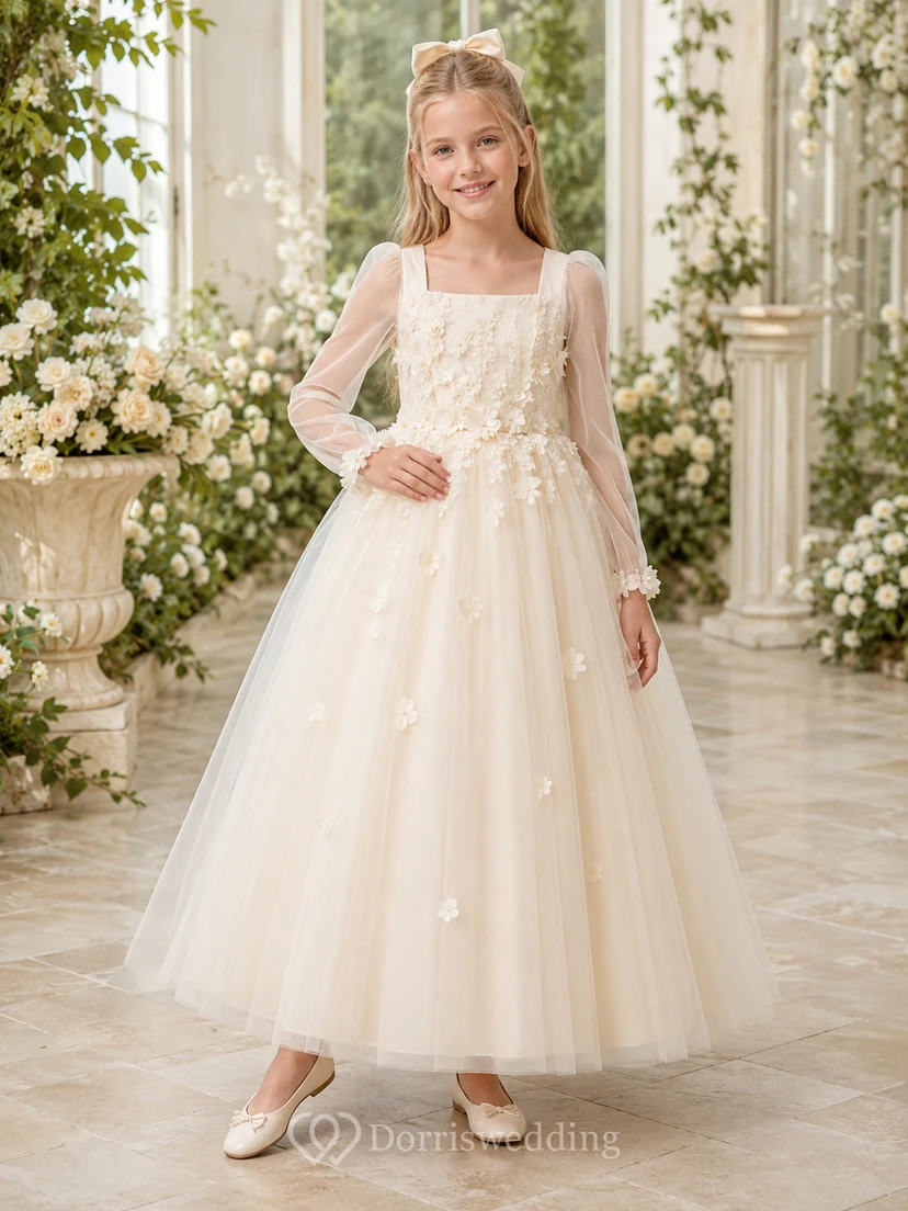 Weißes Kommunionskleid mit eckigem Ausschnitt, floralen Applikationen und Tüll, Blumenmädchenkleid