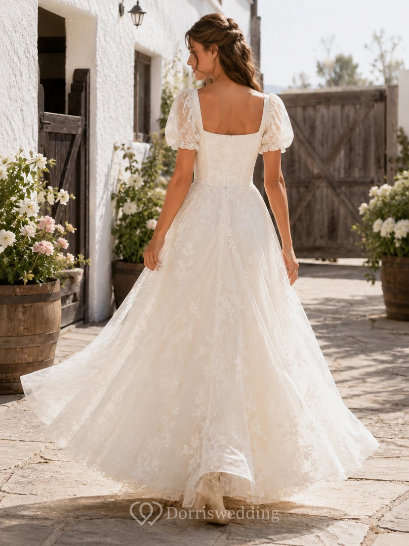 Brautkleid im Landhausstil mit Spitze, A-Linie, eckigem Ausschnitt, Puffärmeln, Schleppe und tiefem V-Ausschnitt am Rücken view 2