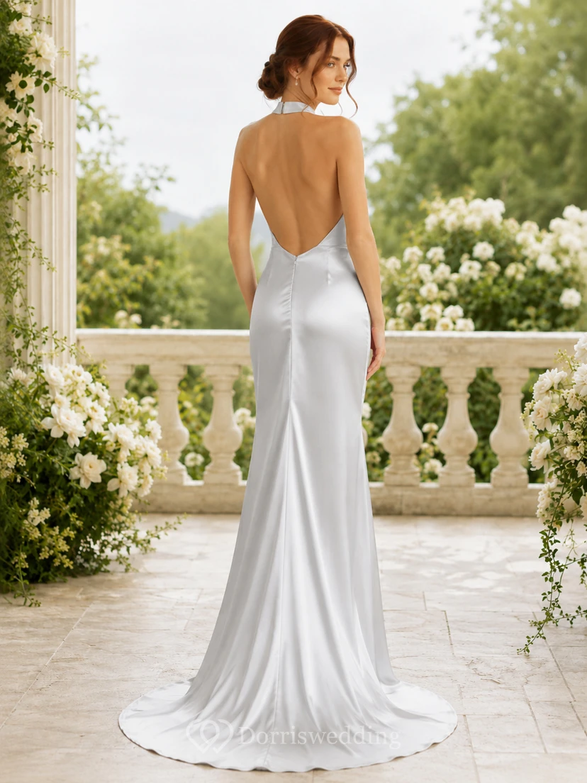 Robe de mariée fourreau en satin argenté à col montant et dos nu, idéale pour une destination. view 2