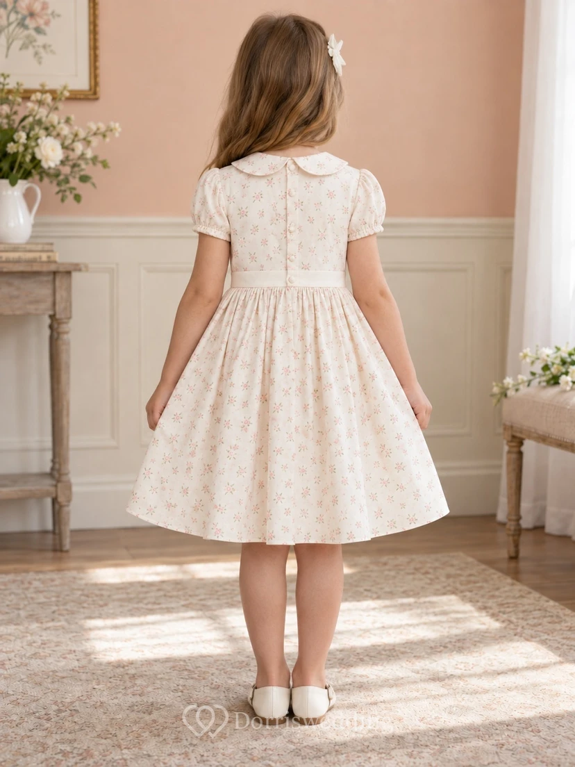 Schlichtes, schlichtes elfenbeinfarbenes knielanges Kleid mit Peter-Pan-Kragen, kurzen Rüschenärmeln und floralem Muster für Blumenmädchen view 2