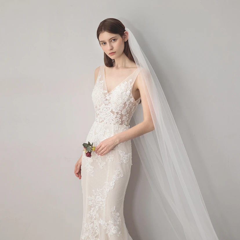 Simple Style White Tulle Cathedral Bridal Veil view 3