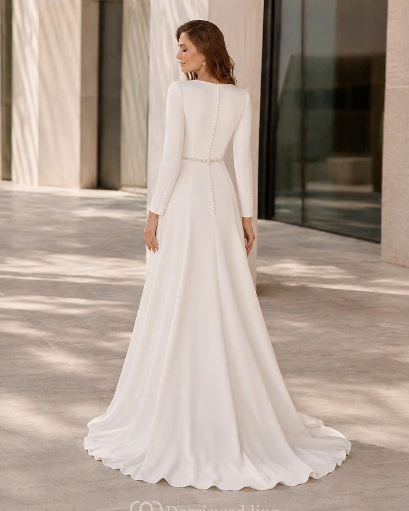 Satin-Brautkleid mit langen Ärmeln, einfarbigem Design, eckigem Ausschnitt und Taillenperlen view 2