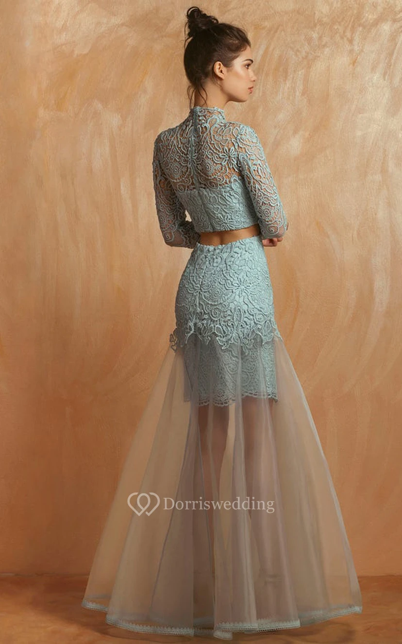 Robe de soirée moderne en tulle à col montant et manches longues, ornée d'appliqués et dotée d'une fermeture éclair. view 2