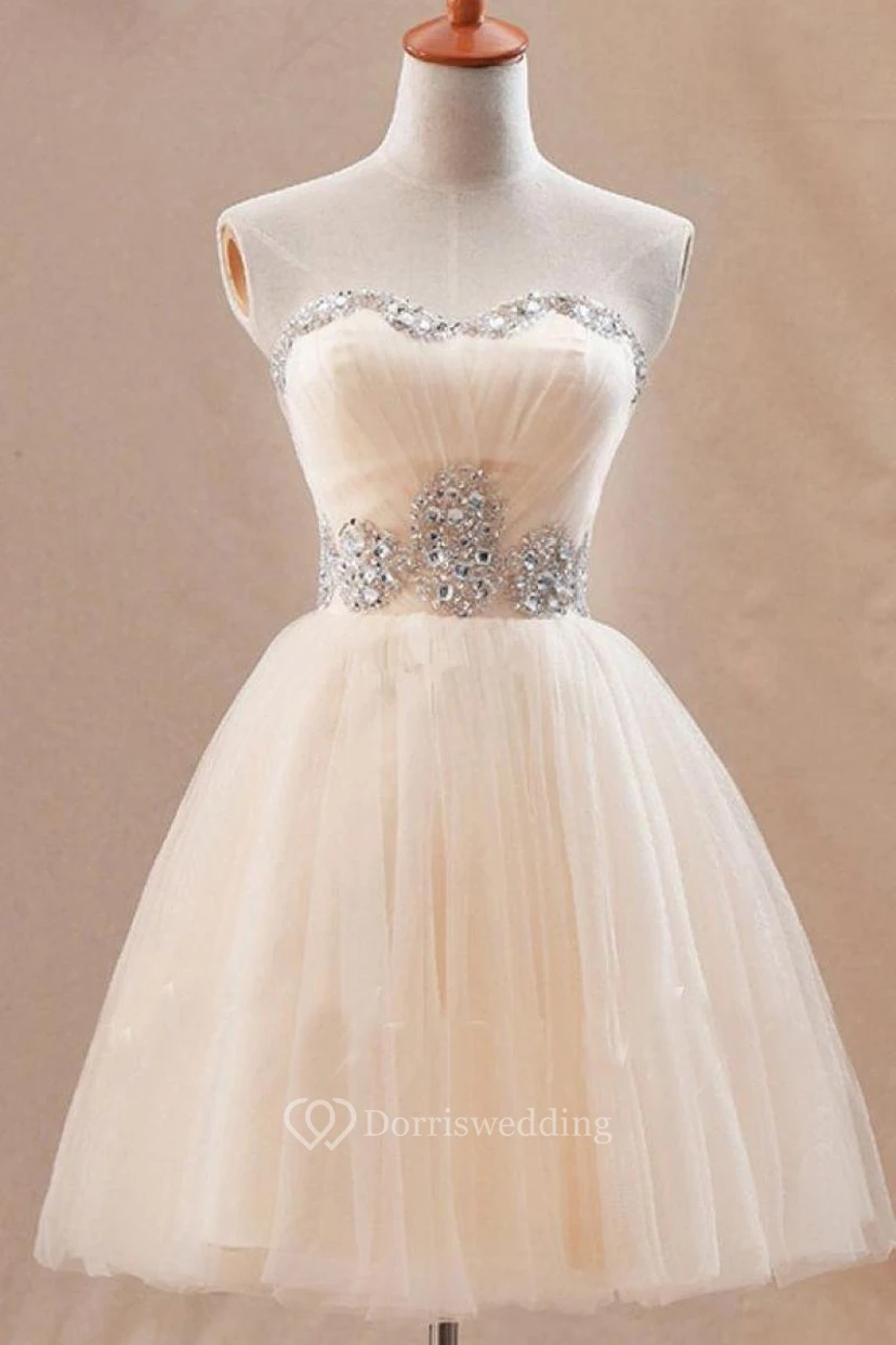 Robe de bal courte Sweetheart en tulle ornée de cristaux