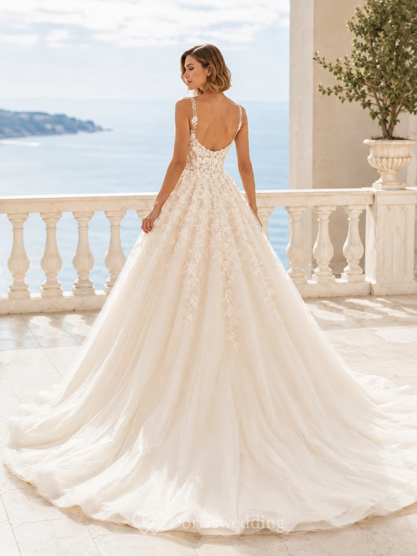 Robe de bal sans manches en dentelle polie et tulle, col carré, traîne chapelle, applications florales, robe de mariée de terrasse view 2