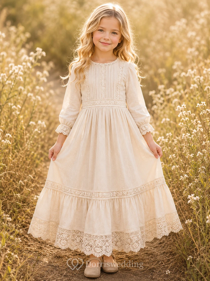 Vestido de niña de las flores, color marfil, encaje, tul, corte en A, manga larga, escote redondo, largo midi, detalle de volantes.