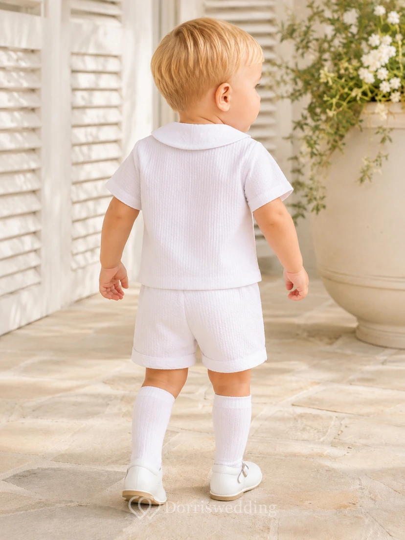 Conjunto de bautizo blanco de manga corta con cuello Peter y pliegues para bebé niño. view 2