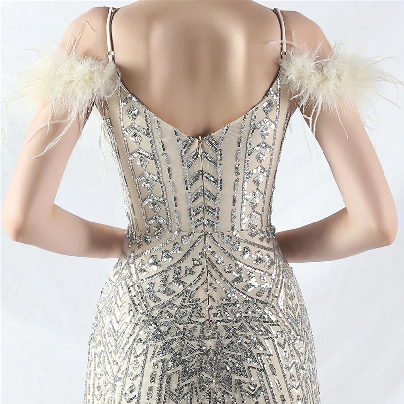Robe de soirée haut de gamme ornée de perles florales et de plumes d'autruche. view 76