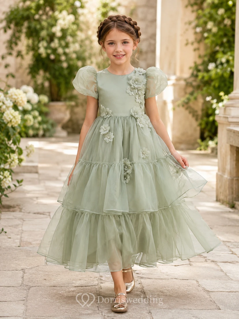 Blumenmädchenkleid aus elfenbeinfarbenem Tüll, A-Linie, kurze Ärmel, Rundhalsausschnitt, wadenlanger Stufenrock