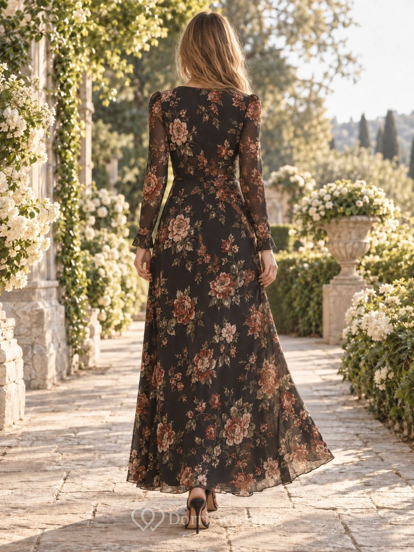 Vestido largo de noche negro con estampado floral, corte en A, escote en V y manga larga. view 2